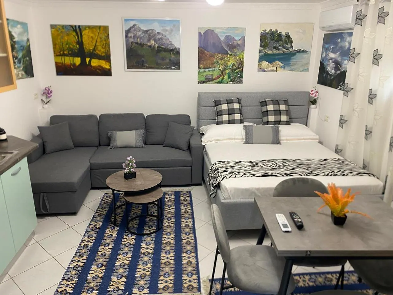 Vila-Tobi Tirana Albania